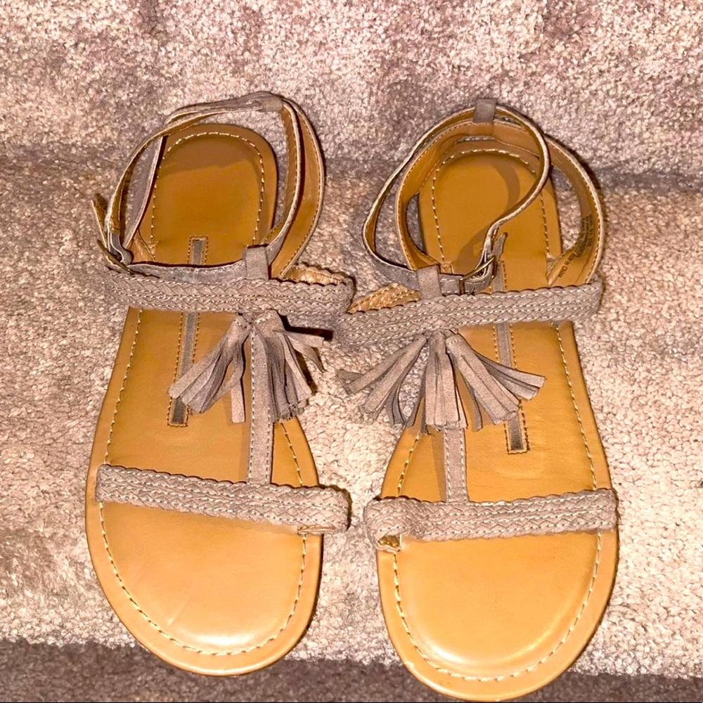 Women’s sandals size 8.5